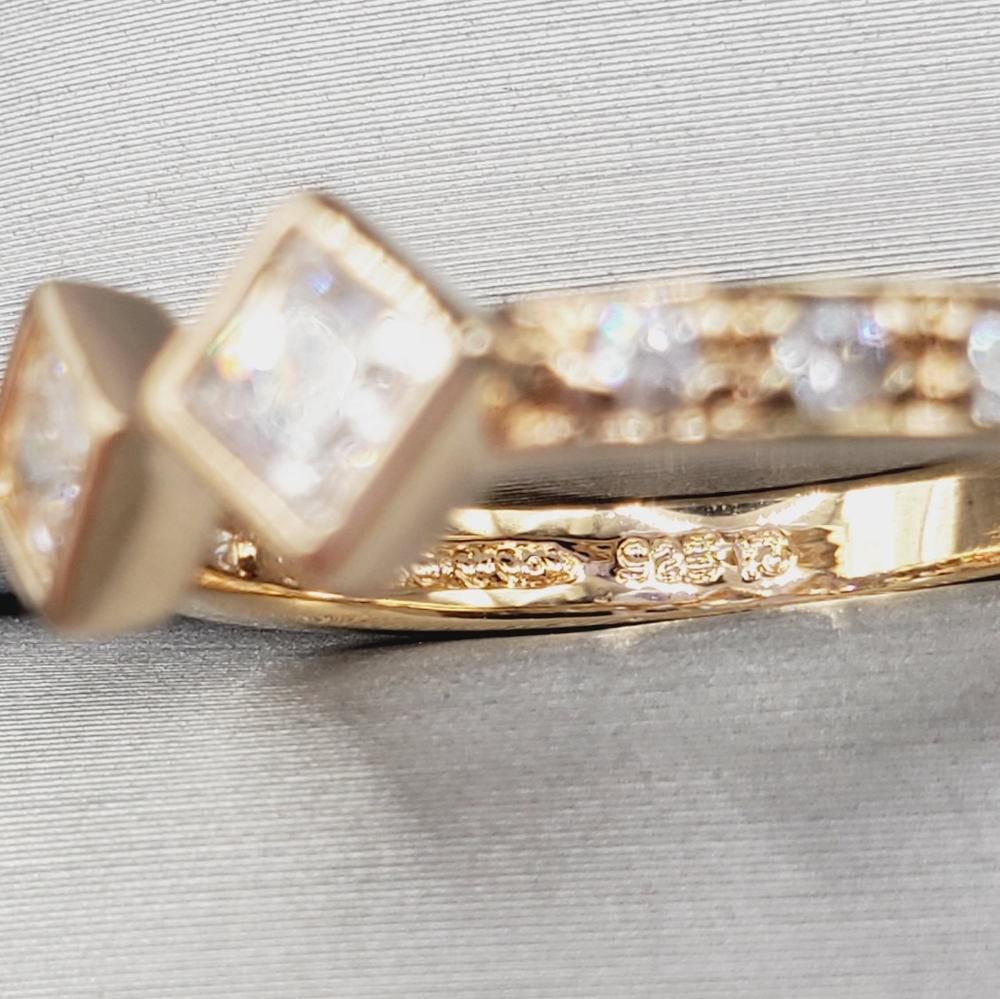 Yellow Gold Geometric Ring - Picture 4 of 7
